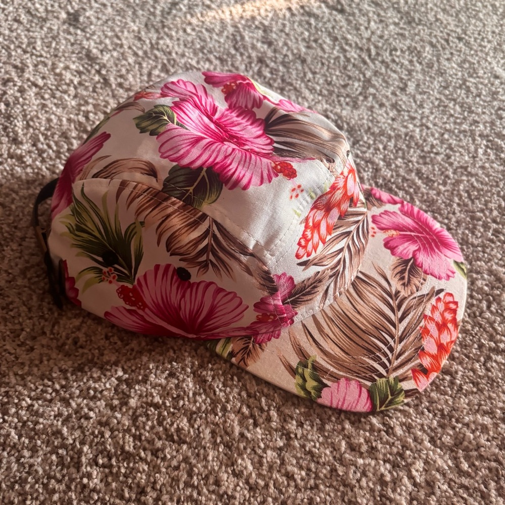 Floral Print Cap - Picture 2 of 6